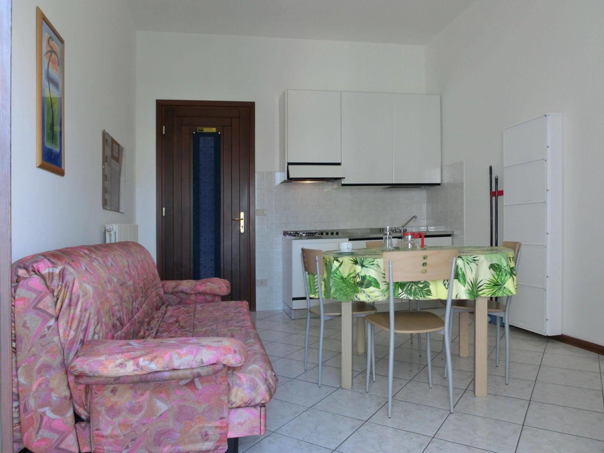 Viviana Apartment Lignano Sabbiadoro Exterior photo