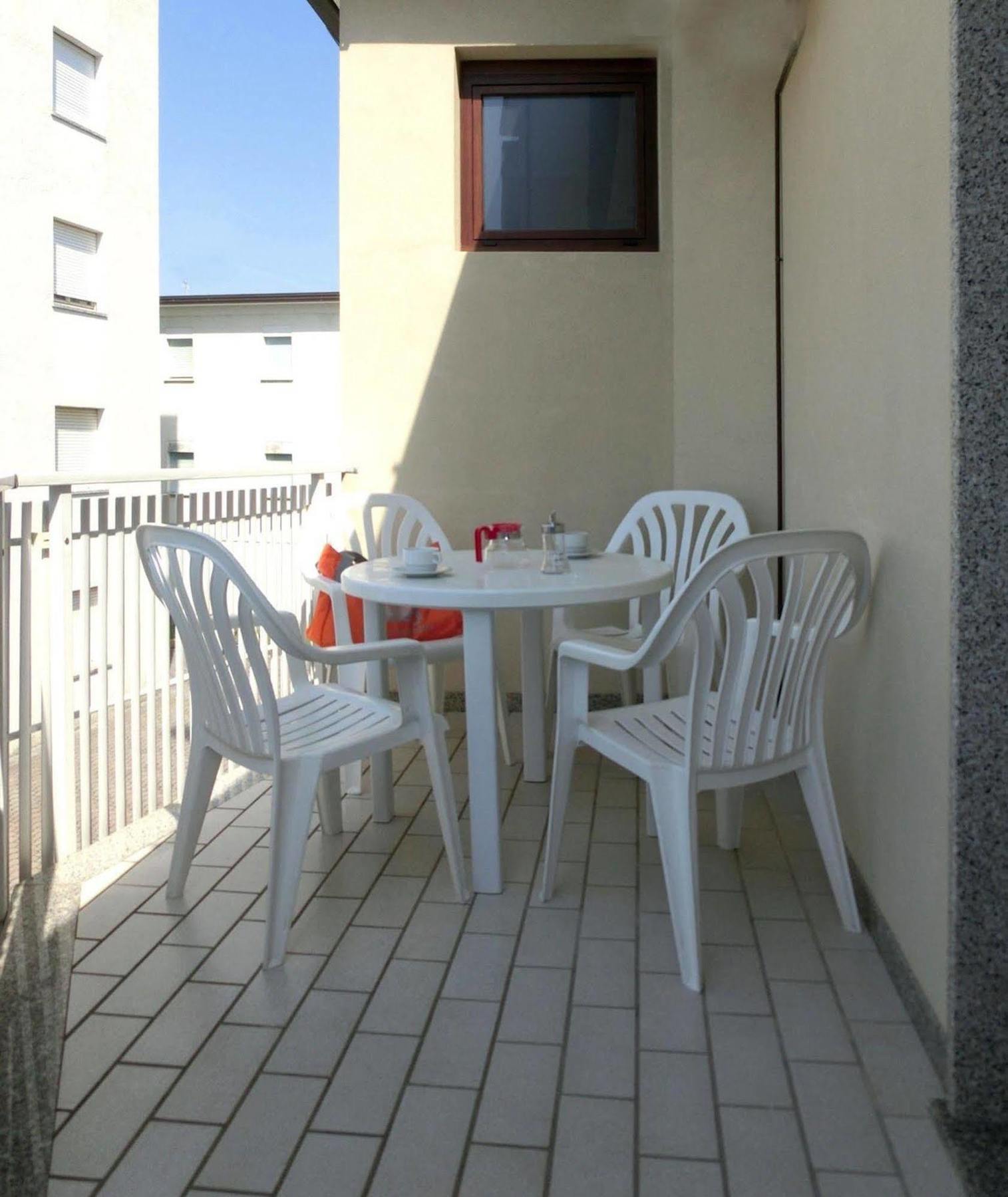 Viviana Apartment Lignano Sabbiadoro Exterior photo